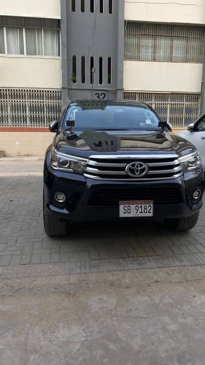Hilux revo V 2020 model