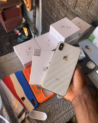 iphone x 256 GB my WhatsApp number 03 25 022 67 56
