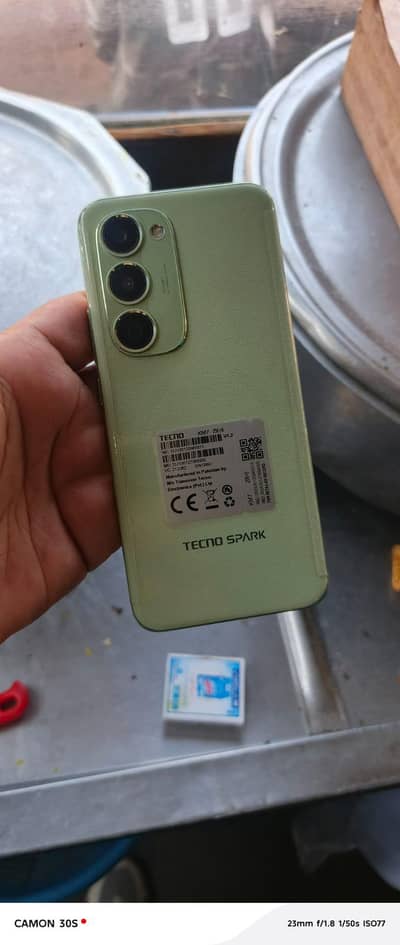Tecno Spark 40 pro plus (open box)