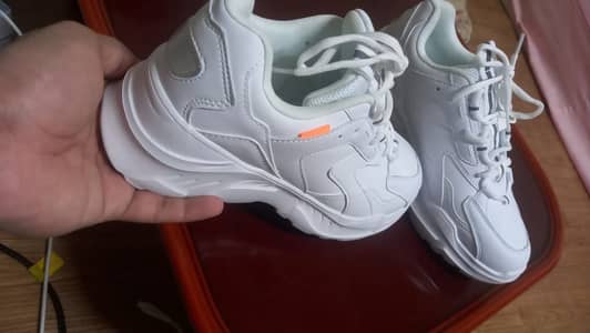 Brand New BBALLOP Joggers – Pakistan Size 9