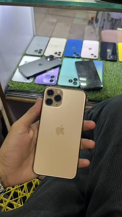 golden color he condition 10/10 he koi issue ya fault nahi he h