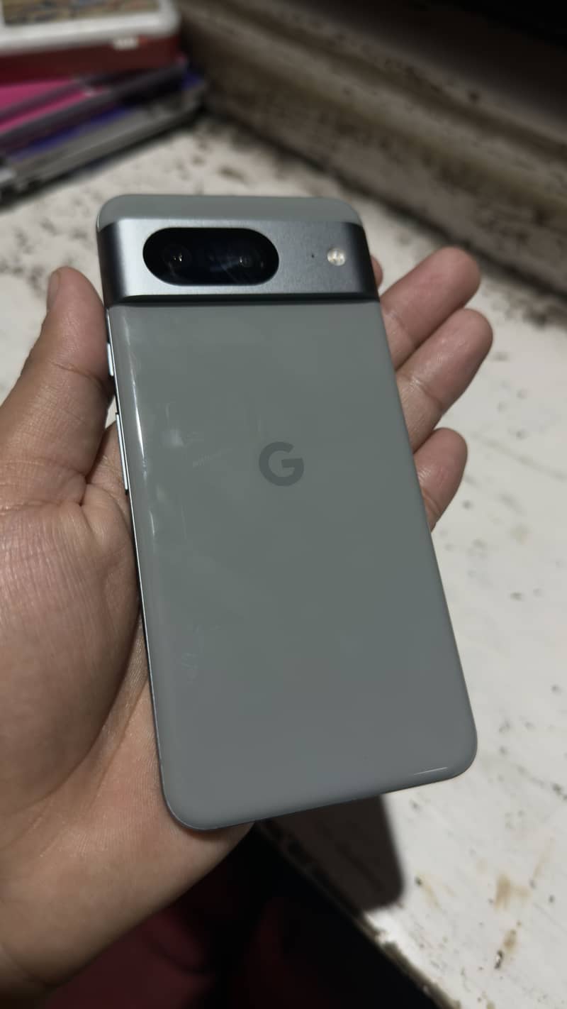 Google pixel 8 1