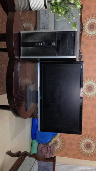 Pc brand:hp and LCD brand : Dell. only serious buyer contact.