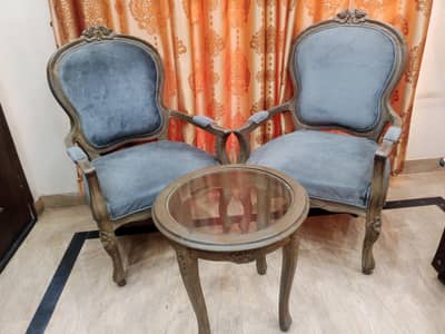 royal chinioyi chair table set plus 4 other chairs,