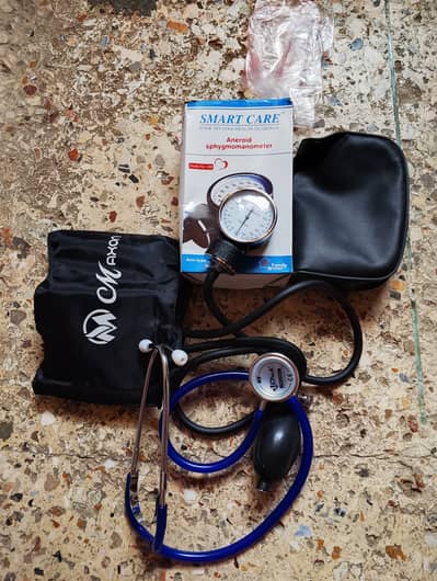 BLOOD PRESSURE ANEROID SPHYGMOMANOMETER & STETHOSCOPE
