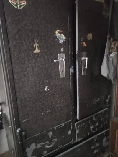 Almari Safe for Sale