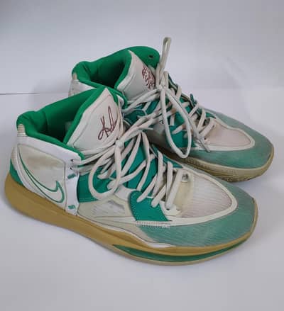 Kyrie Infinity x Sue bird Basketball shoe Size Eur 43 Eur 43 UK 8.5