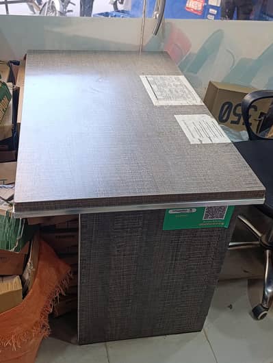 Office Table Good condition