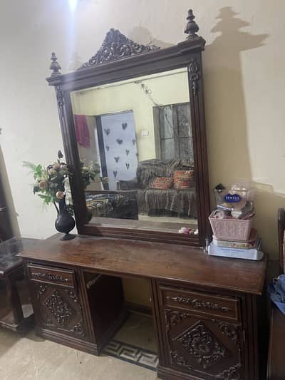 Dressing table