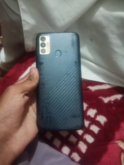 6Tecno Spark 7T