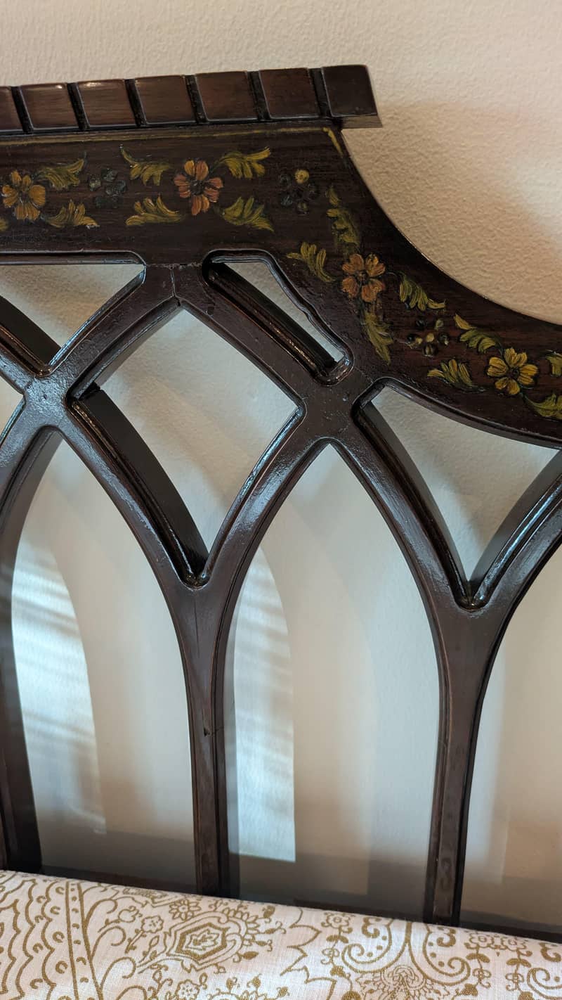 Bed, sidetable, dressing 2