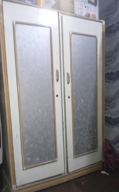 wooden bed set in excellent condition