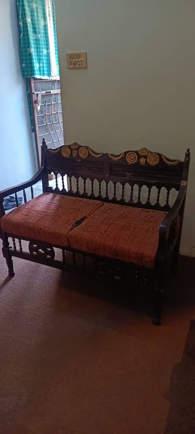 table be hai side wali  2 table b hai