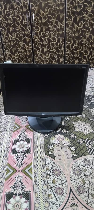 Acer 21 inch LCD for sale chalne mein bilkul okay hai