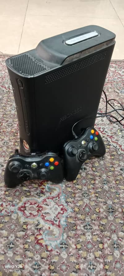 XBOX 360 Elite