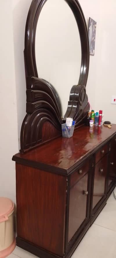 dressing table