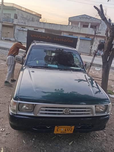 Toyota Hilux 2000 model