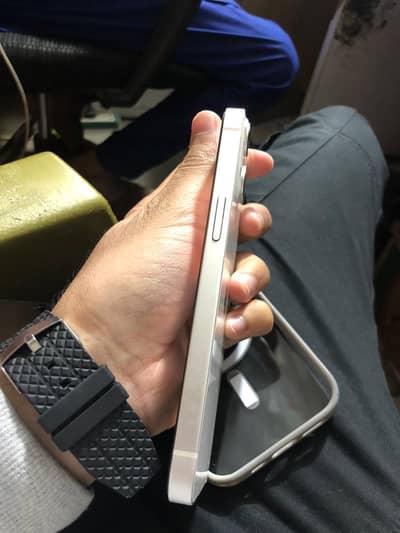 iPhone 13 128 GB Factory Unlock water pack