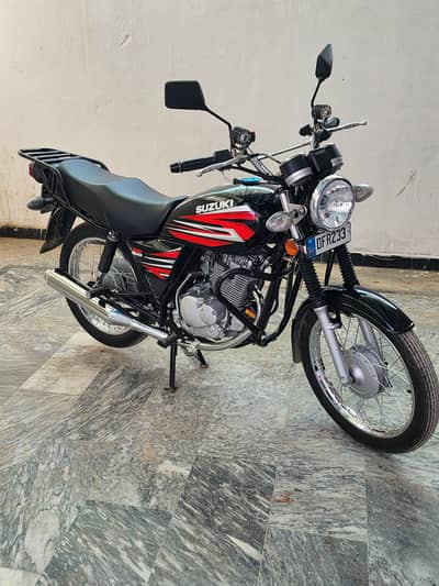 Suzuki GS 150 2025