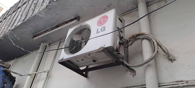 LG 1.5 ton Air Conditioner for sale