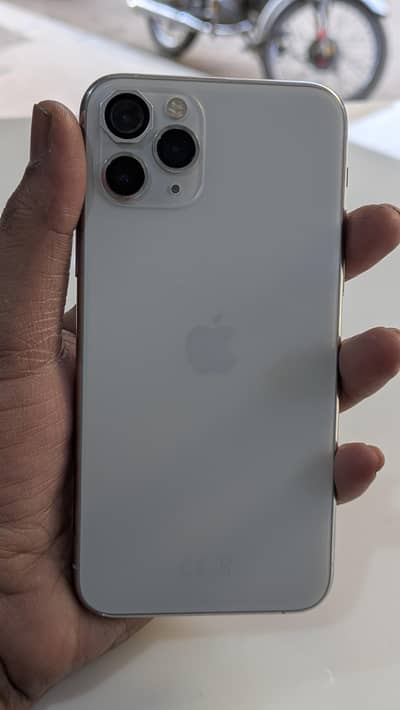 Iphone 11 pro 256gb pta Approved