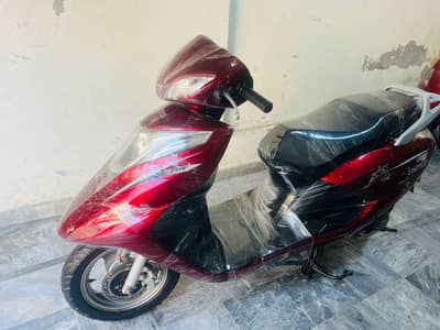 united 100cc 2023 petrol auto matic scooty