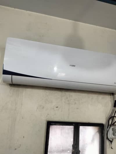 hair 1.5 DC inverter ton ac  new condition