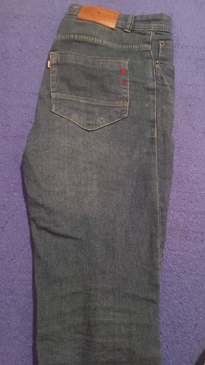 2 Jeans – Waist 32 – Light & Dark Blue – Like New Condition