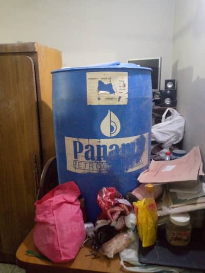 200 litre Water Drum with complete tap system in good condition