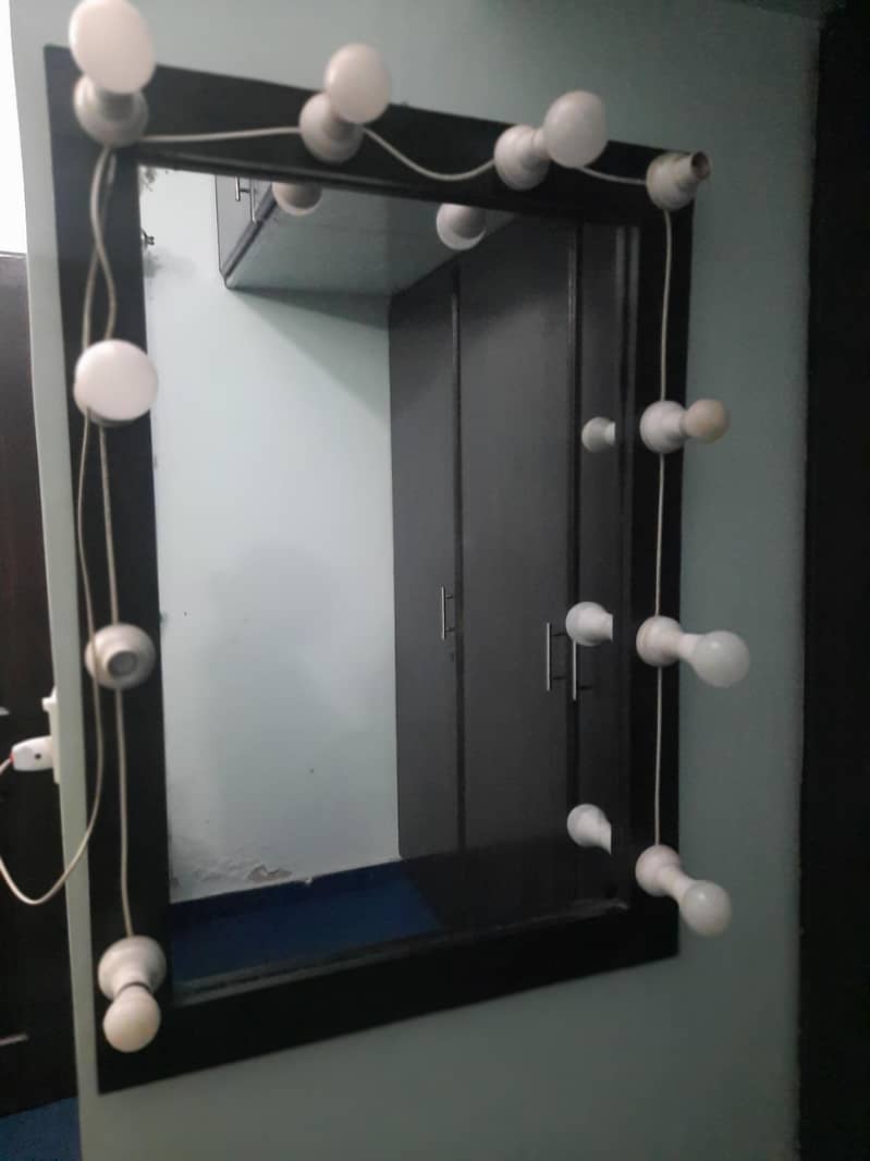Makeup Mirror ( 5 by 3) 1