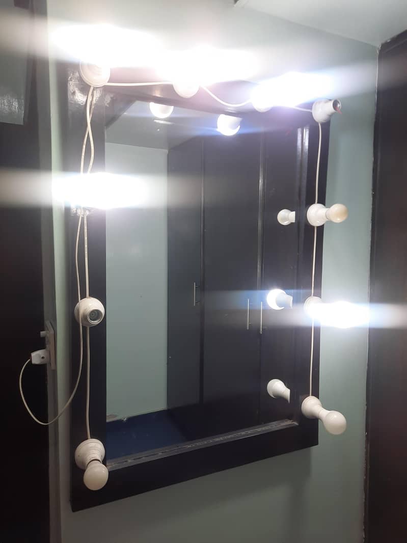 Makeup Mirror ( 5 by 3) 2