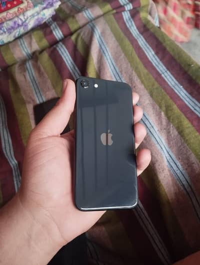 Tow phoes ha Se 2020 or oppo A1k