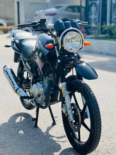 YBR 125G Black Edition