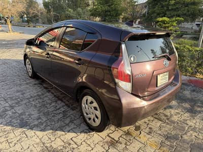 Toyota Aqua (Hybrid)