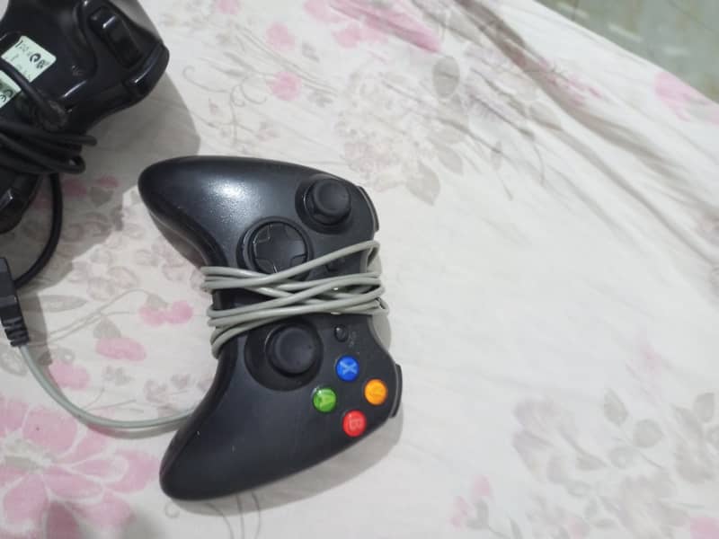 Xbox 360 controllers 0