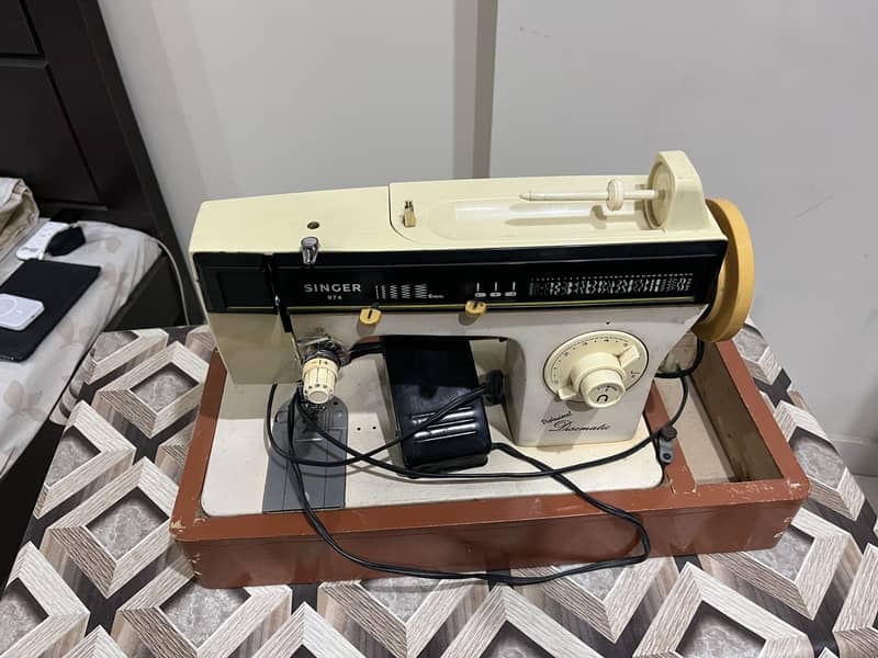 Singer sewing machine 1