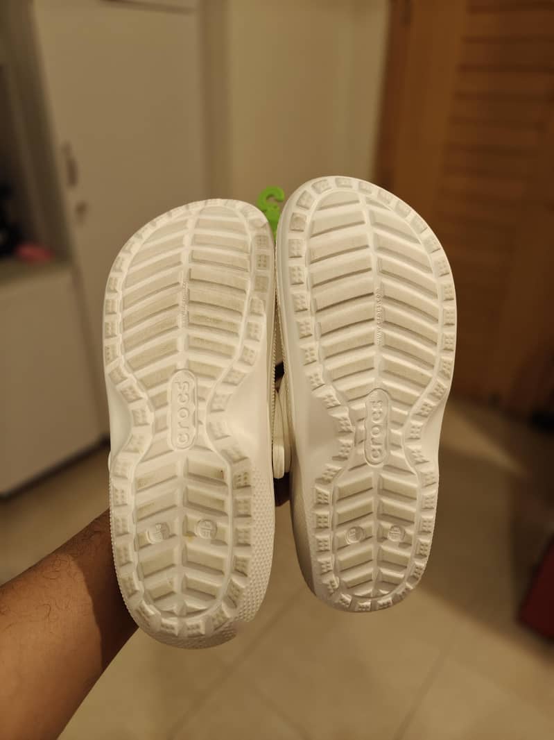 Crocs Classic Lined (mint condition) 3