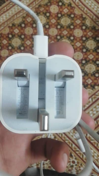 IPHONE CHARGER