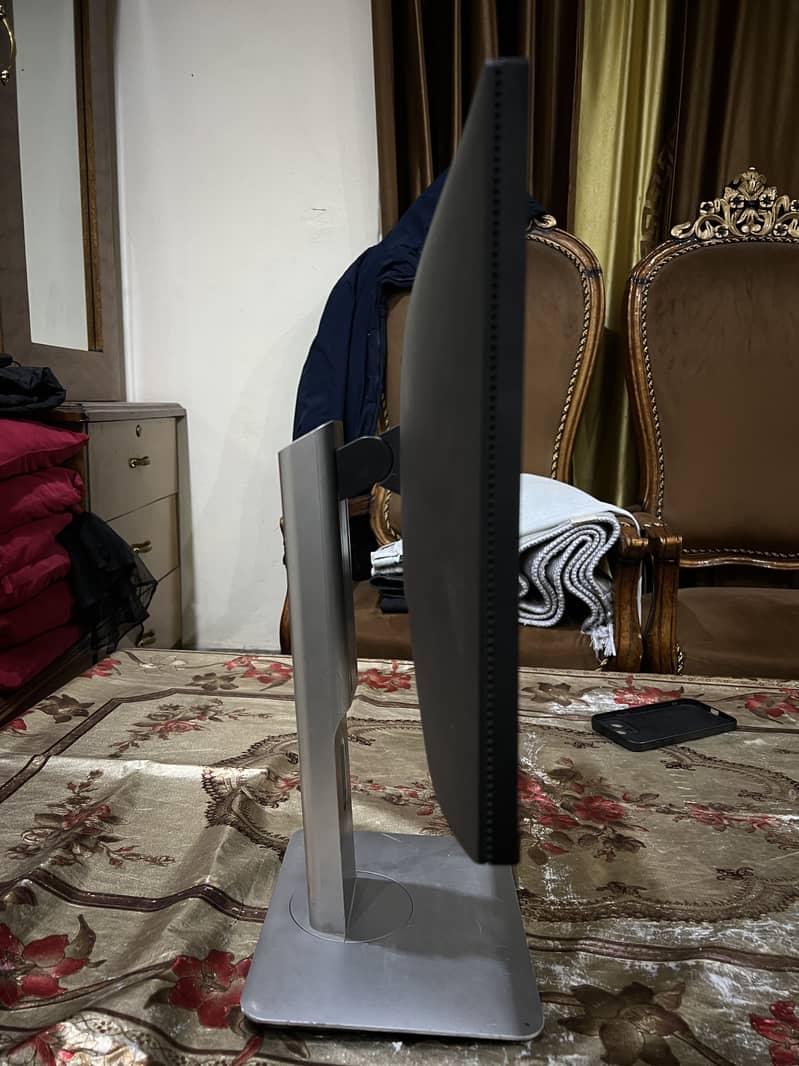 Dell Led border less 7