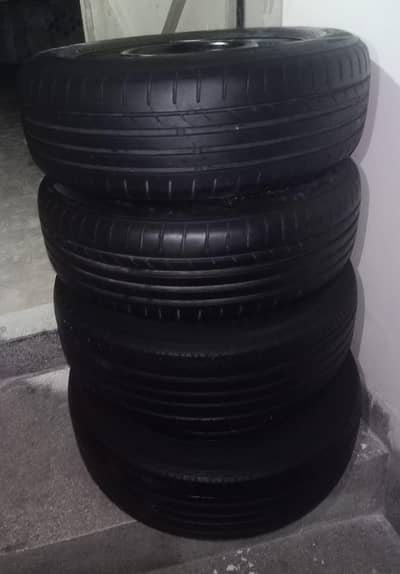 R. 15  Tyre, 4 & Rim 4 Behtreen condition  90%