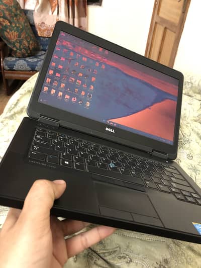 Dell Latitude E5440 i-5 4th  4310U  12Gb ram ssd installed