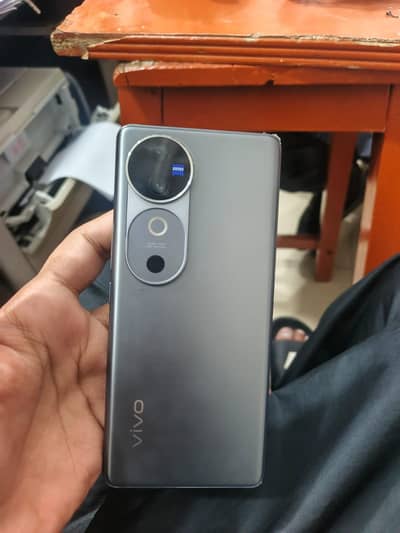 Vivo V40 5G