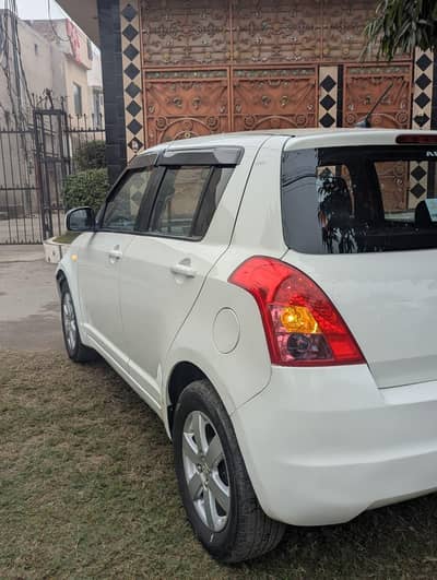 Suzuki Swift DLX 1.3