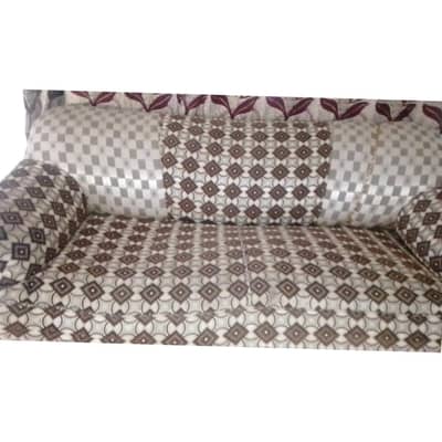 2 Seater Sofa seaty  in Good Condition – Urgent Sale