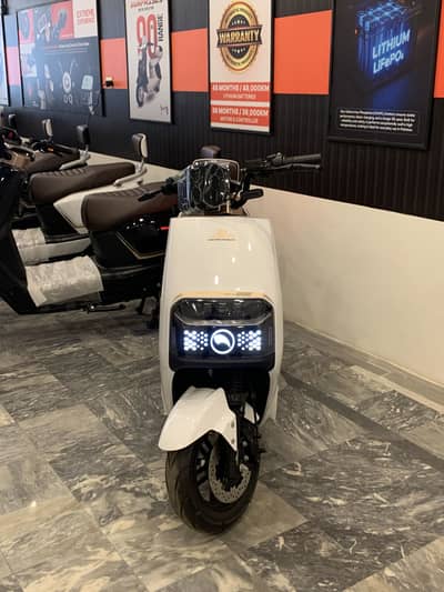 Electric scooty / crown firefly