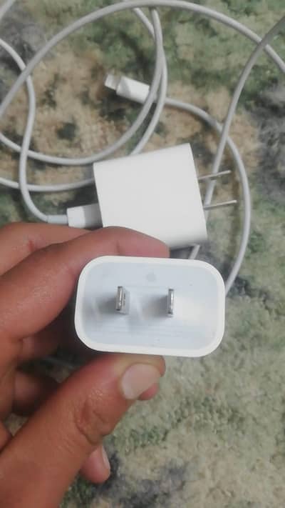 IPHONE CHARGER