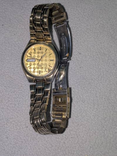 SEIKO 5 made in Japan