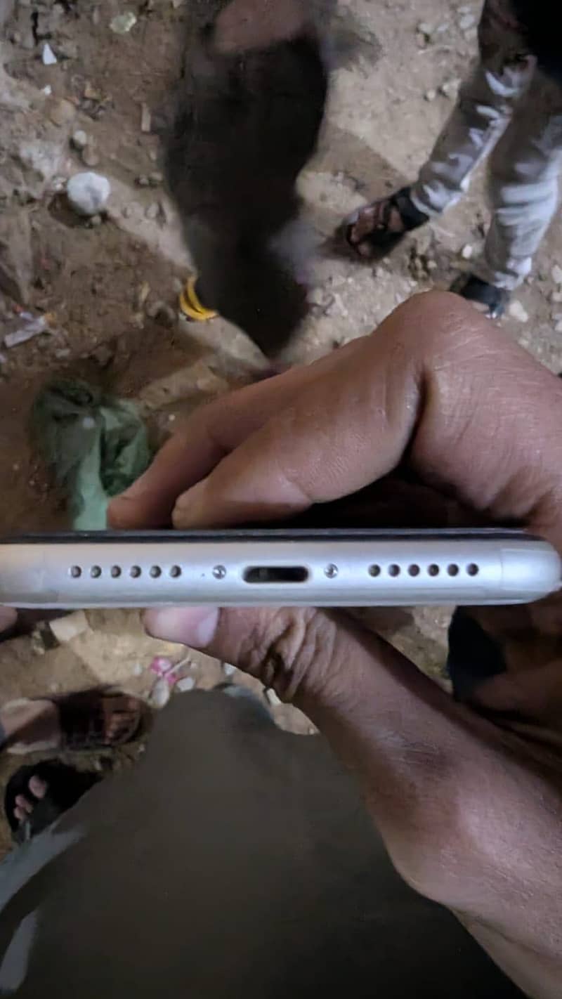 Iphone 11 4