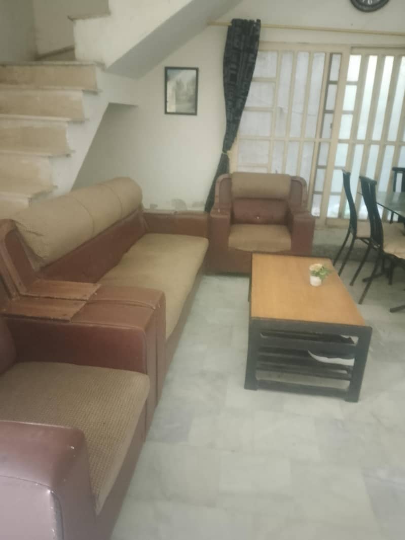 5 seater Sofa 0