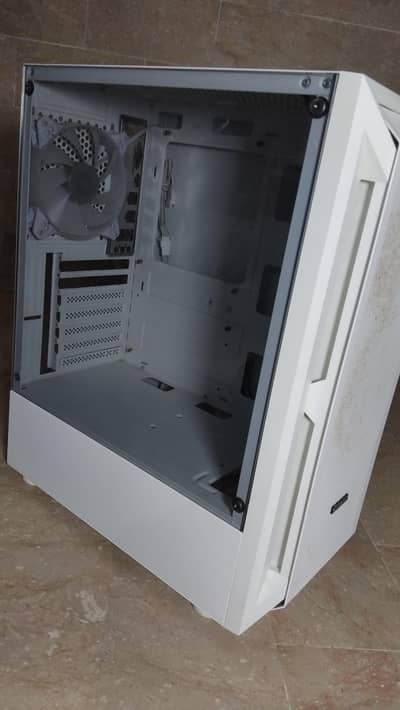 Sonic R19 Gaming Case – 3 RGB Fans – Excellent Condition